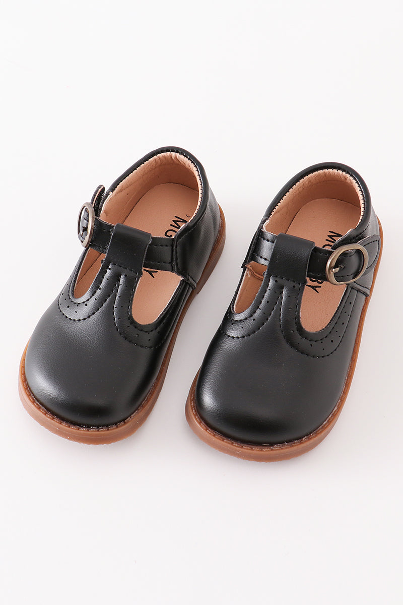 Girl's vintage leather shoes