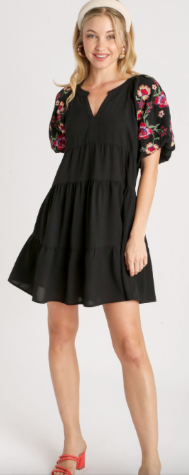 Embroidery Short Sleeve Tiered A-Line Dress with Split Neckline
